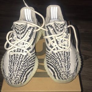 Yeezy boost 350 zebras